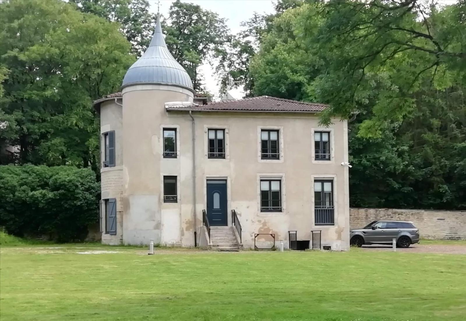 Lodge Hotel De Sommedieue Verdun المظهر الخارجي الصورة